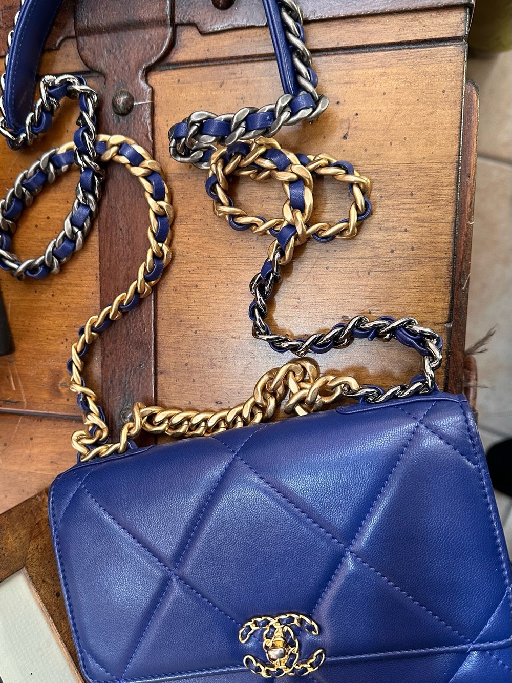 CHANEL 19 Wallet on Chain WOC microchipped full set - Picture 9 of 15